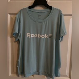 Women’s Reebok blue tshirt size medium-like new
